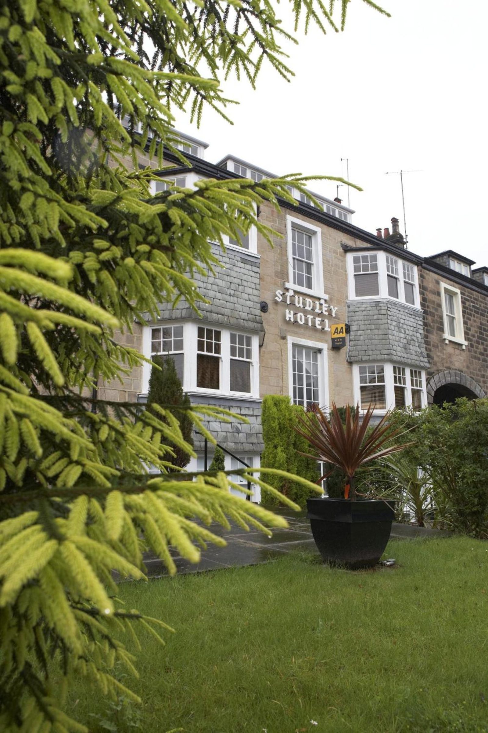 The Studley Hotel — photo 2