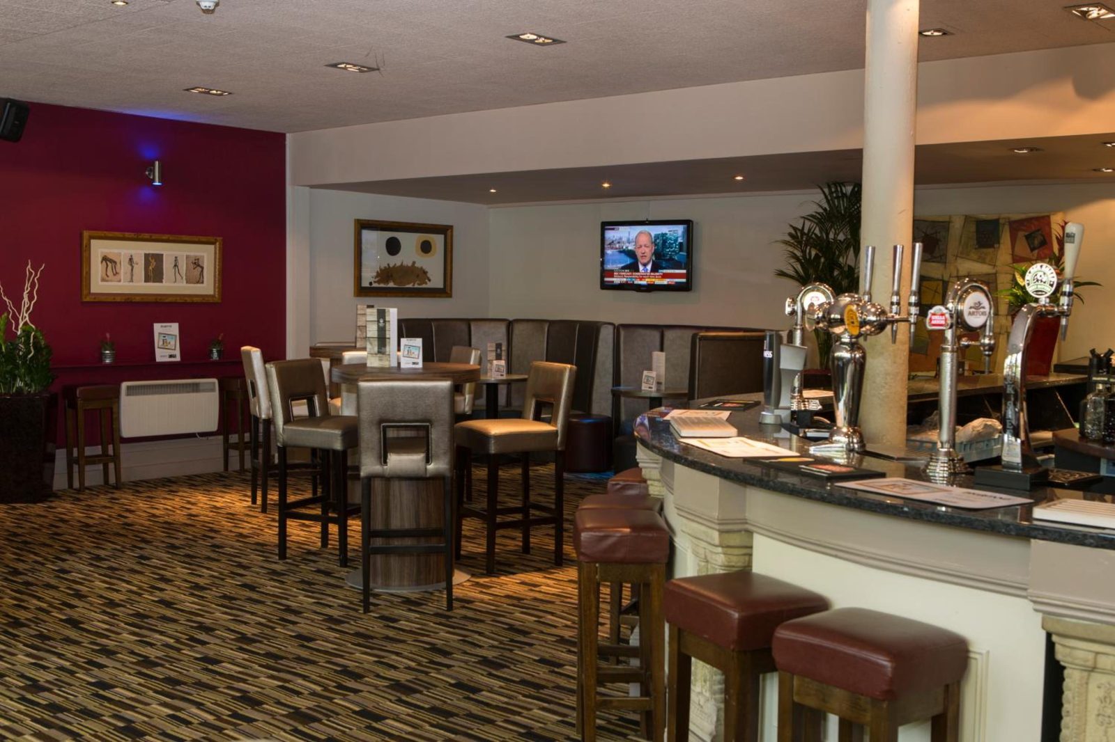 The Crown Hotel — photo 6
